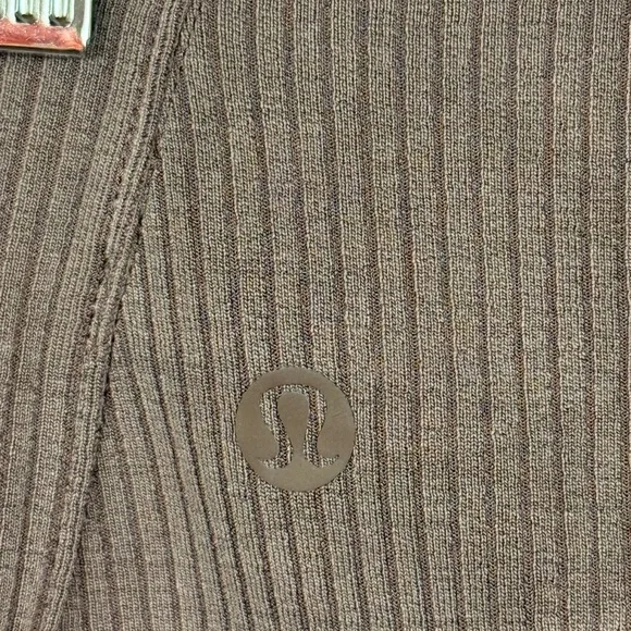 Lululemon Ribbed Softstreme Zip Leg High-Rise Crop Pant Size 14 Espresso - Picture 6 of 12